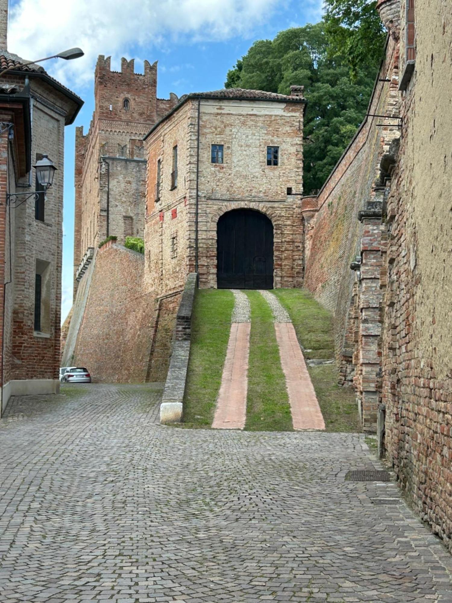 Hotel Al Vicolo Uno Montemagno  Exterior foto